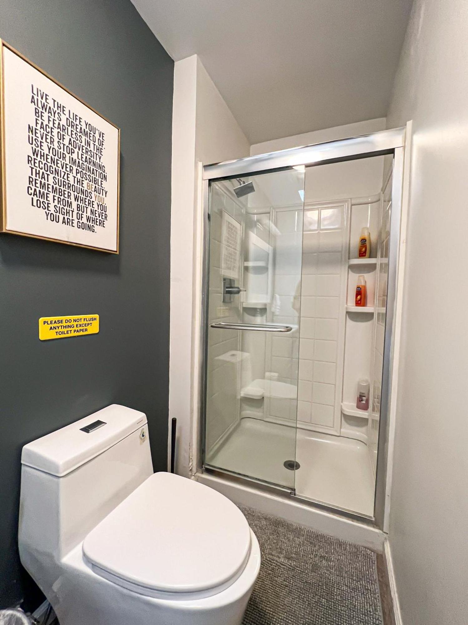 Spacious 2br Unit In An Outstanding Location Hébergement de vacances
