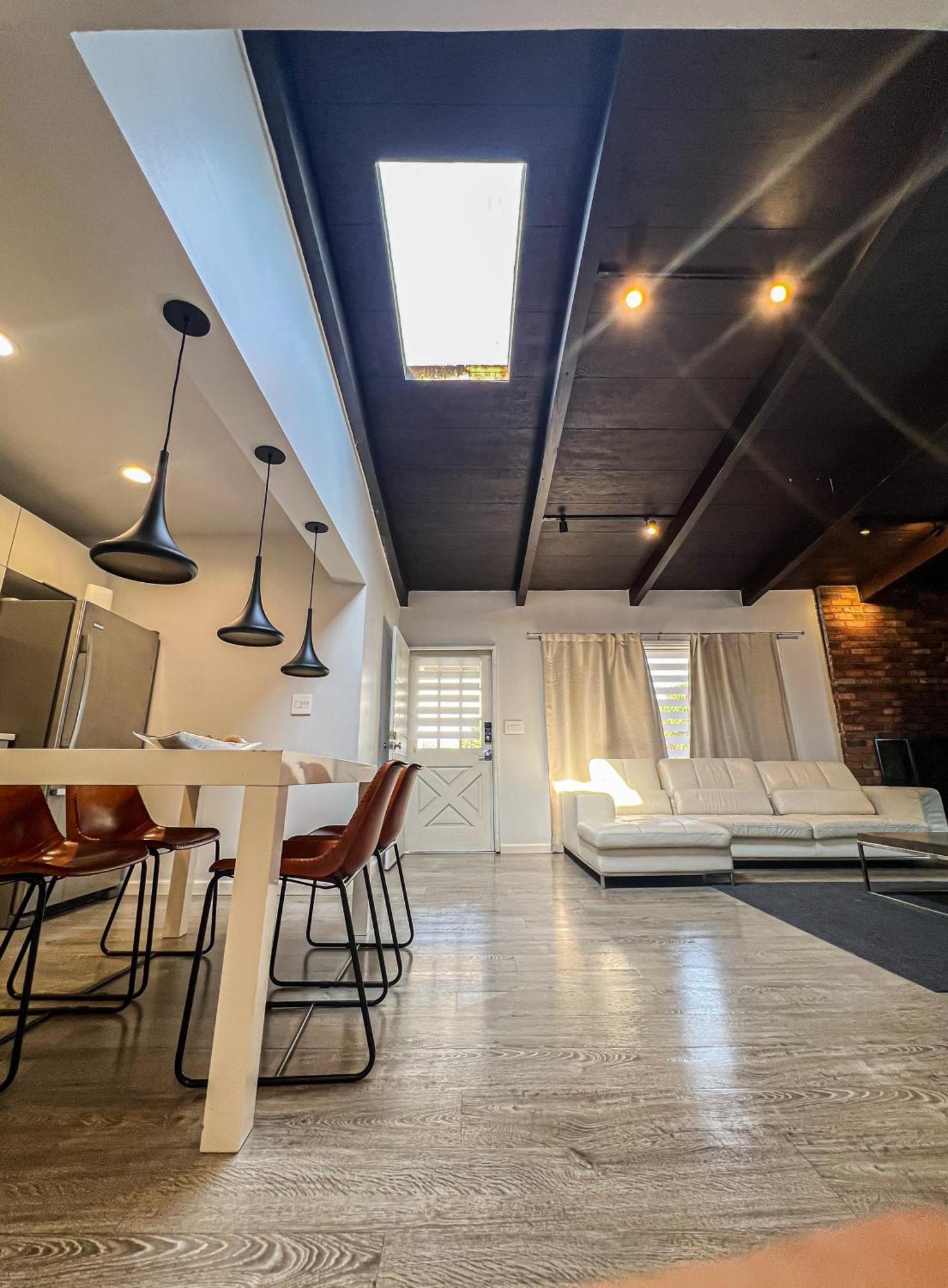 Spacious 2br Unit In An Outstanding Location Hébergement de vacances Los Angeles